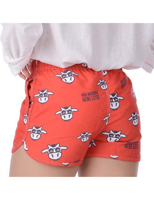 Short Feminino Praia Vermelho Ferrari Não Aguenta Bebe Leite Cós Elástico 