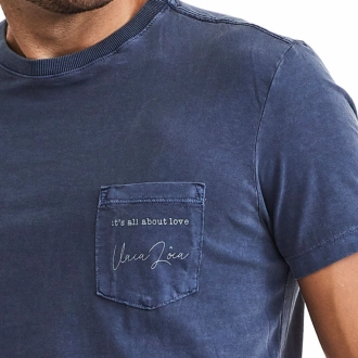 Camiseta Masculina Bolso Azul Marinho - Its All About Love