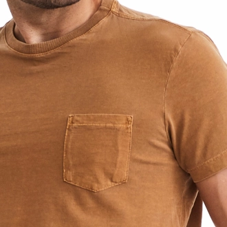 Camiseta Masculina Bolso Caramelo - Básica