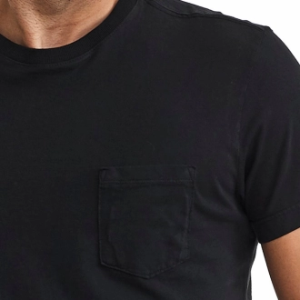 Camiseta Masculina Bolso Preta - Básica