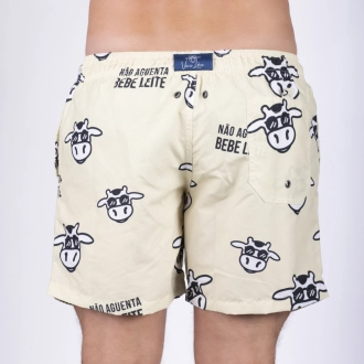 Short Masculino Praia Amarelo Pastel Não Aguenta Bebe Leite