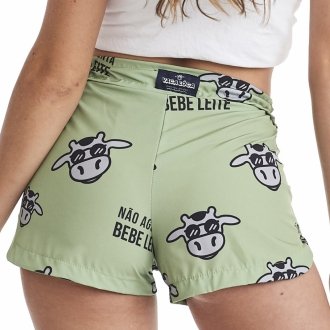 Short Feminino Praia Verde Não Aguenta Bebe Leite Cós Liso